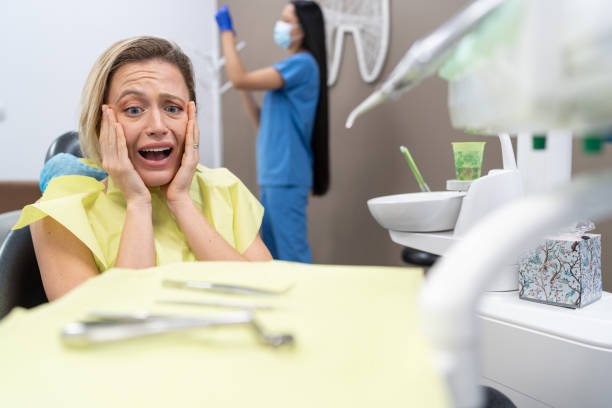Best Cracked Tooth Emergency Dentist  in Roxana, IL